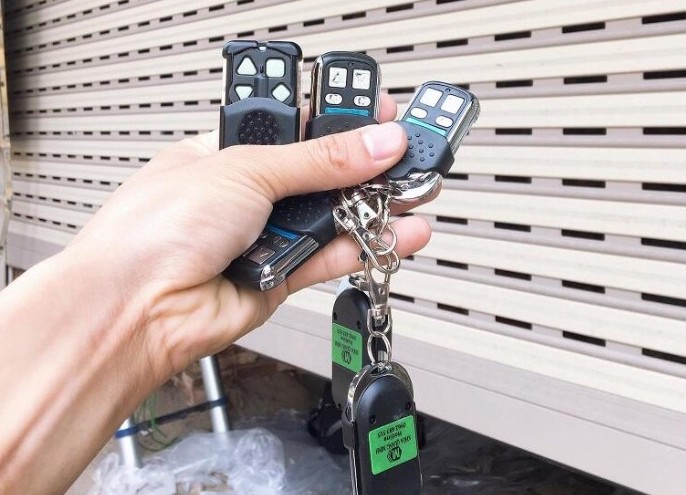 Dịch vụ sửa khóa remote cửa cuốn